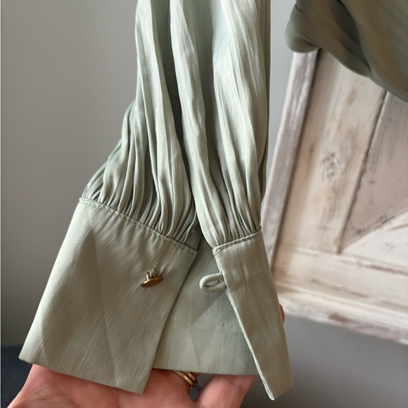 Anthropologie green cropped blouse - Picture 4 of 9